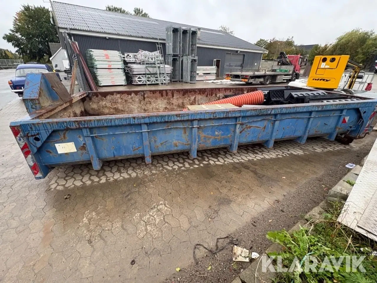 Billede 2 - Åben container med byggematerialer