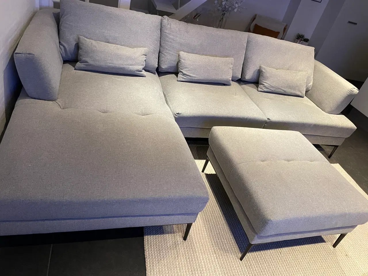 Billede 2 - 2 år gammel stof sofa. Ikke ryger hjem. 