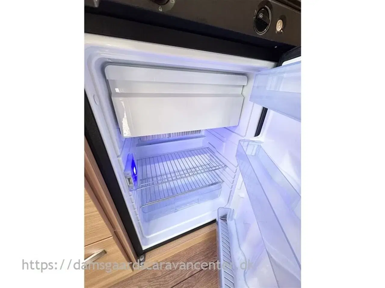 Billede 13 - 2018 - Knaus Südwind Silver Selection 450 FU   Franskseng-Gulvtemp.-Mover-Telt