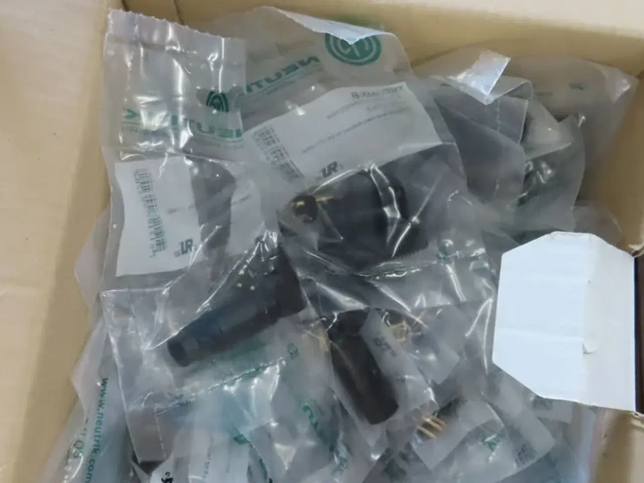 Billede 5 - Palle med rester fra TC ELECTRONIC