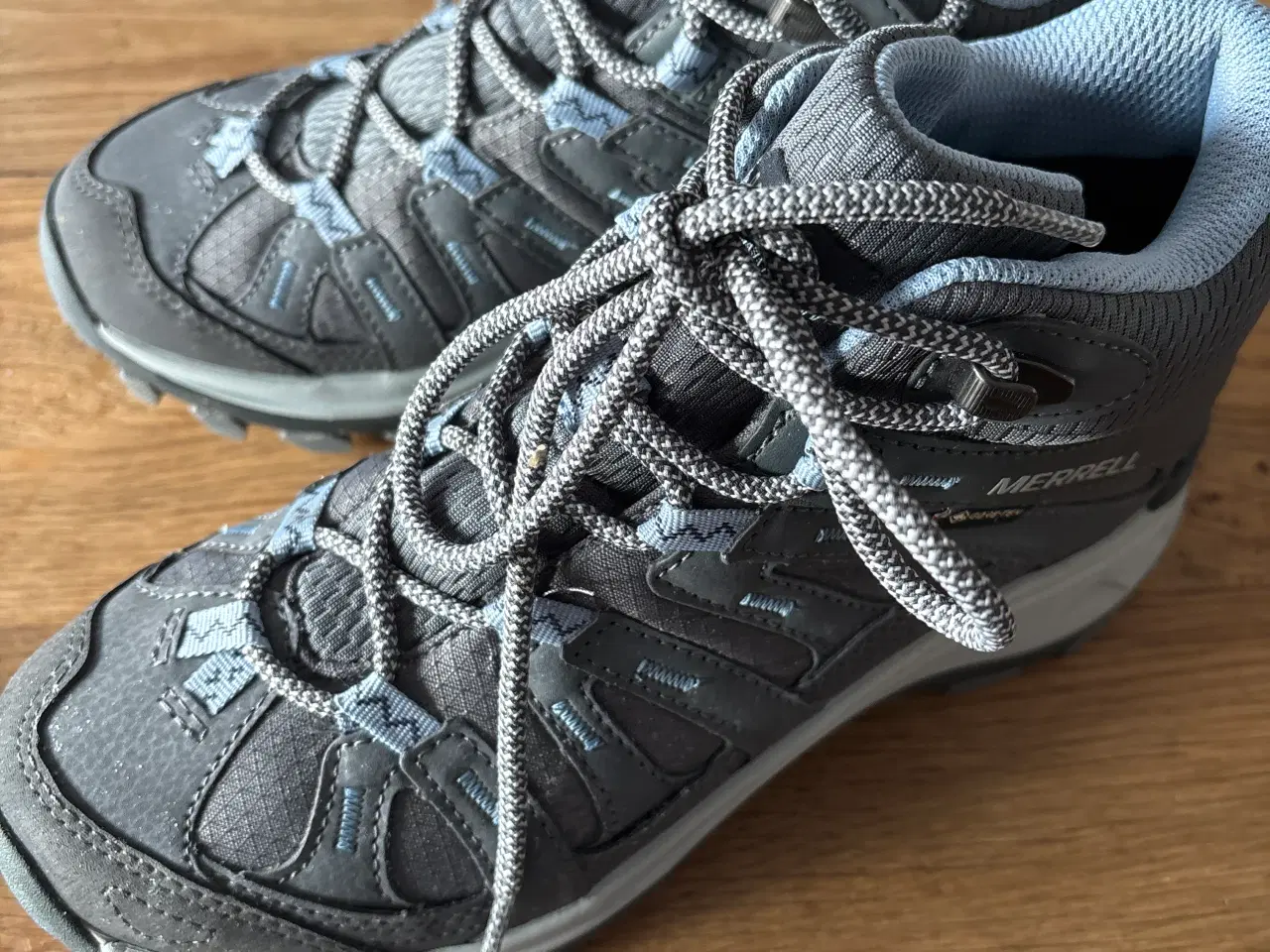 Billede 2 - Merrell vandrestøvler, desværre købt for store.