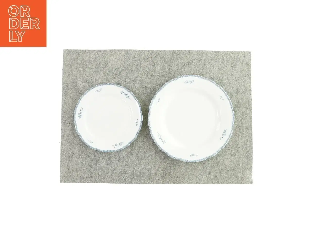 Billede 1 - Lille og stor tallerken sæt fra Firkløveren (str. Ø: 22 og Ø: 20 cm)