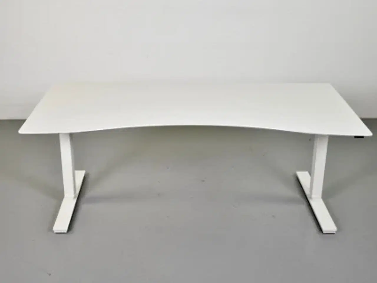Billede 1 - Scan office hæve-/sænkebord med hvid plade og hvidt stel, 180 cm.