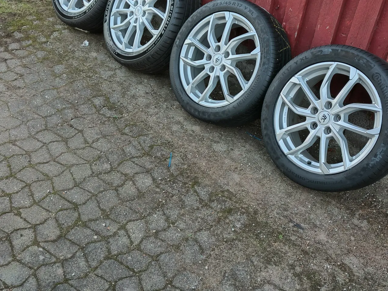 Billede 4 - Vw alufælge med sommerdæk 225/45/17"5x112