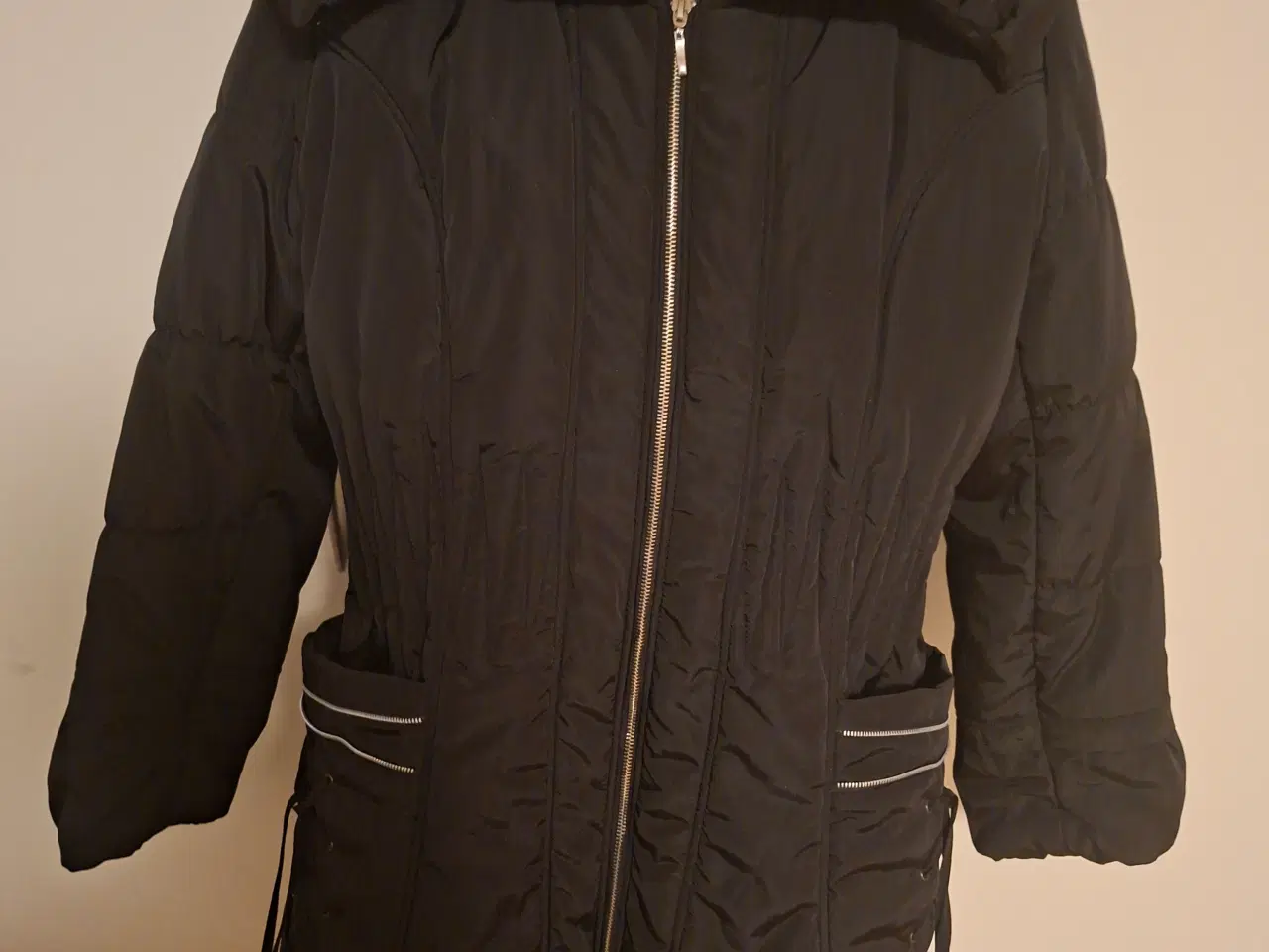 Billede 11 - Diverse  Strik +Vinterjakker Alle 3 er Nye incl po