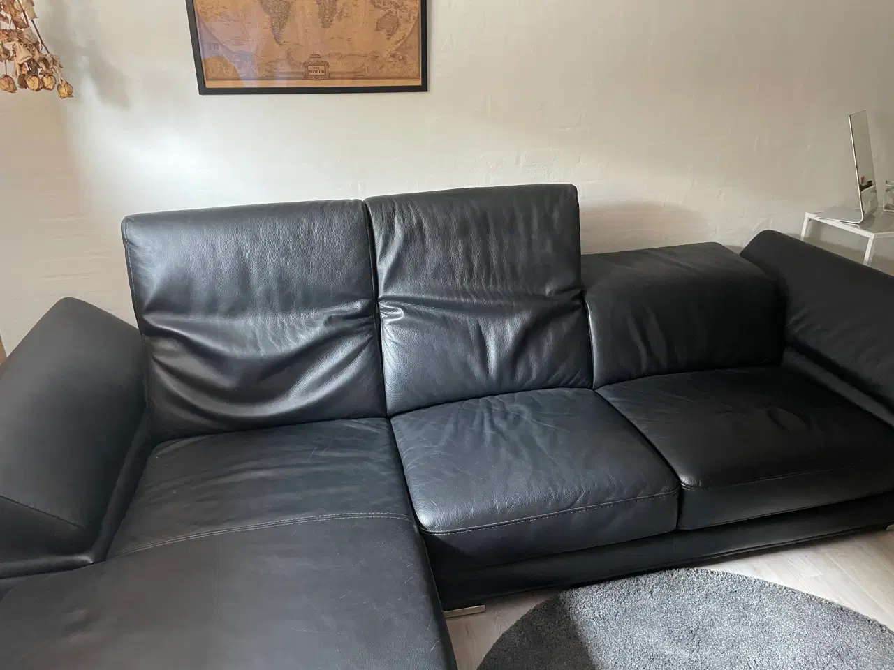 Billede 2 - Sort lædersofa med chaiselong