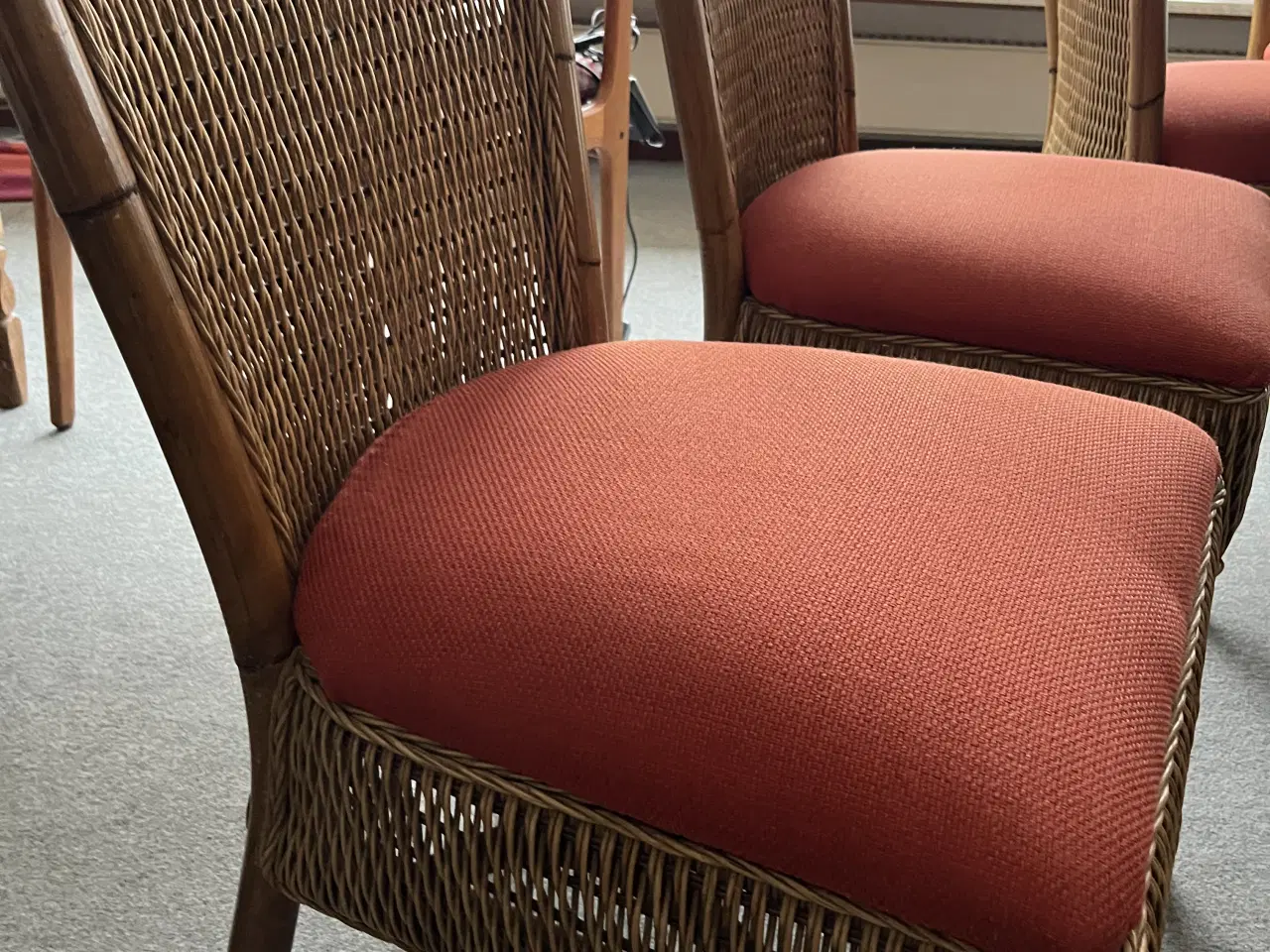 Billede 2 - 6 flotte kurvestole med fast sæde.