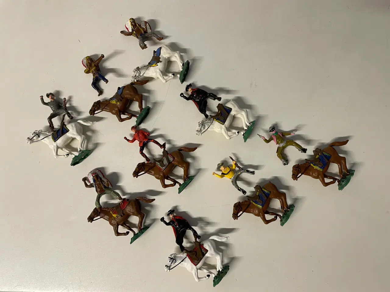 Billede 5 - REISLER modelfigurer,  9 heste og mænd