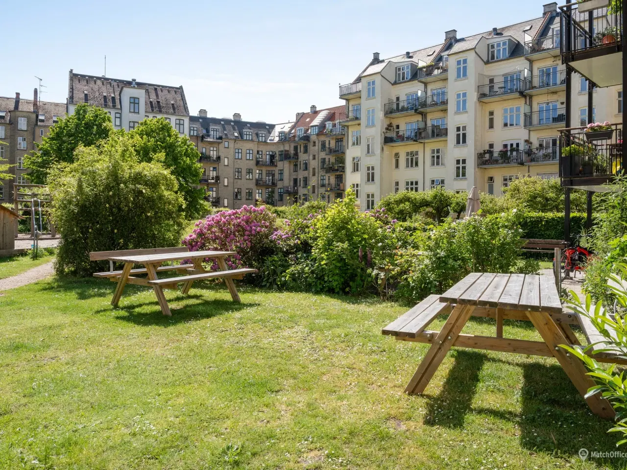 Billede 12 - Nyistandsat stuelejemål i København K - Masser af lys og høje lofter