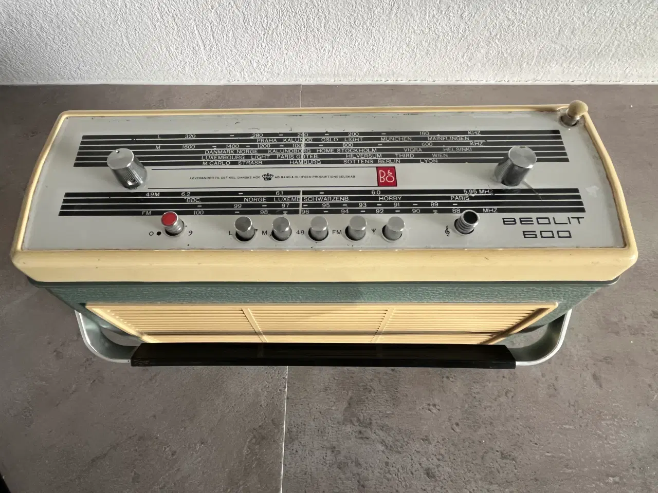 Billede 1 - Beolit 600 transistor radio sælges.