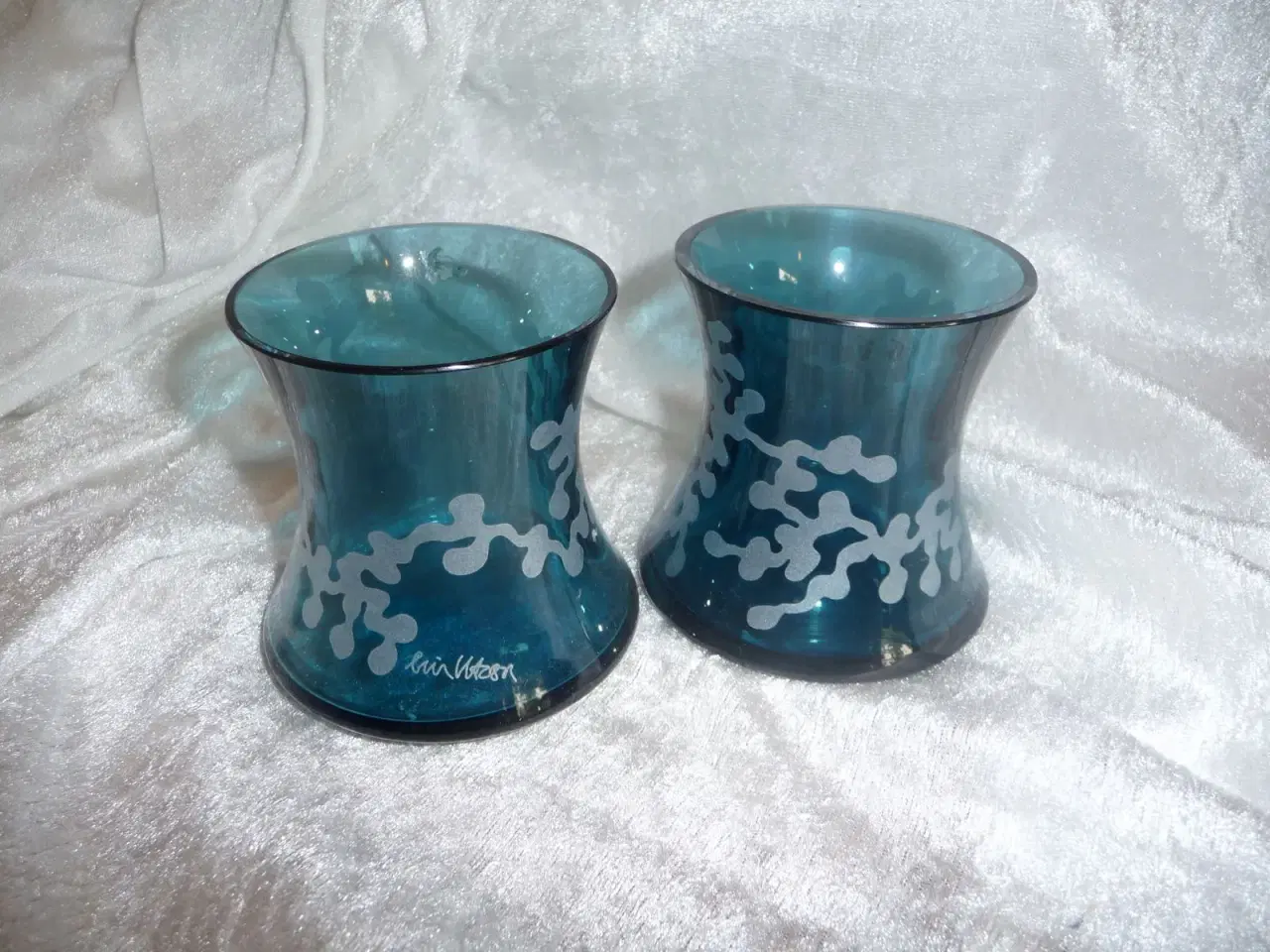 Billede 1 - 2 blå glas lysestager /vaser de er 8 cm
