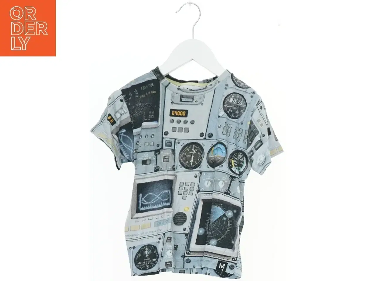 Billede 1 - T-shirt med cockpit print fra Molo (str. 98)