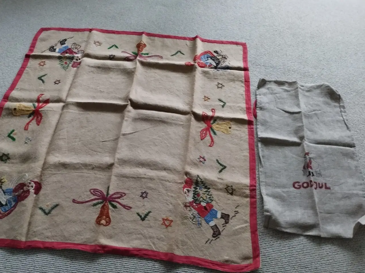 Billede 2 - Juletræs tæppe fra 1968. Sæk til julegaver.