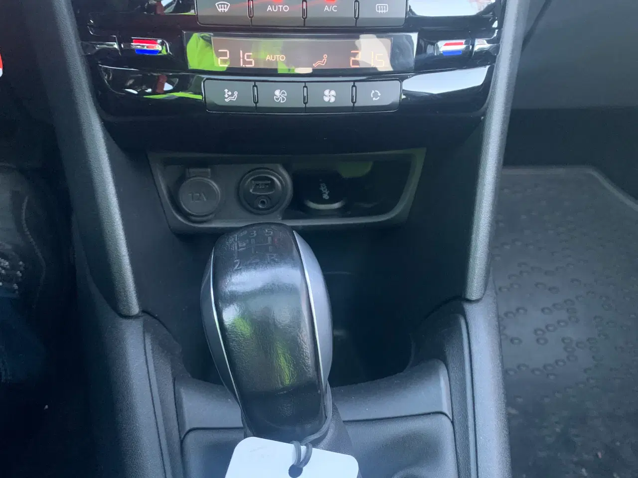 Billede 8 - Økonomisk Peugeot 208 Desire sky