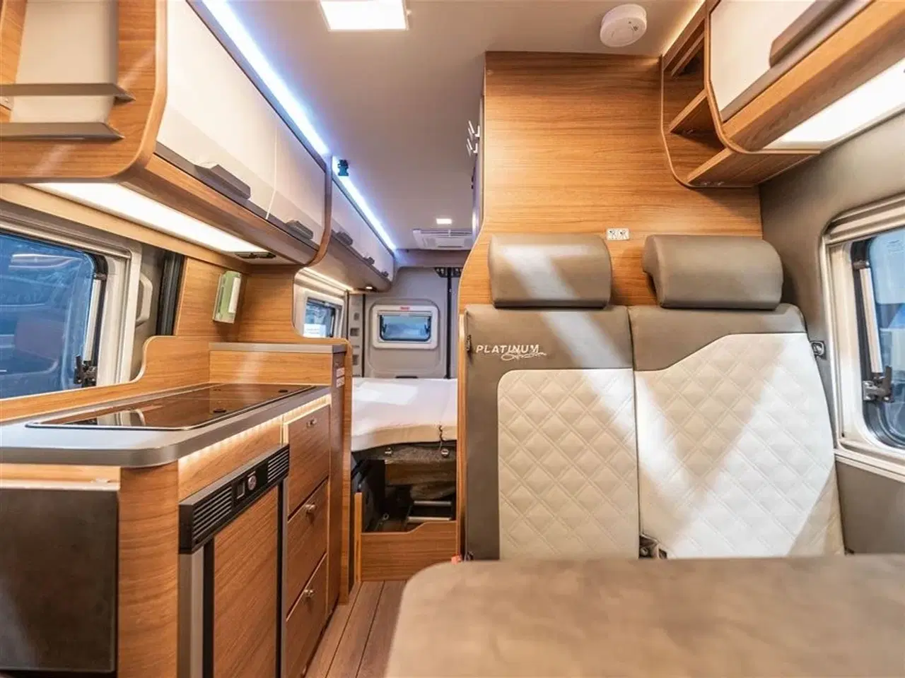 Billede 2 - 2026 - Knaus Boxlife 600 ME Platinum Selection   van under 6 meter med langsgående seng