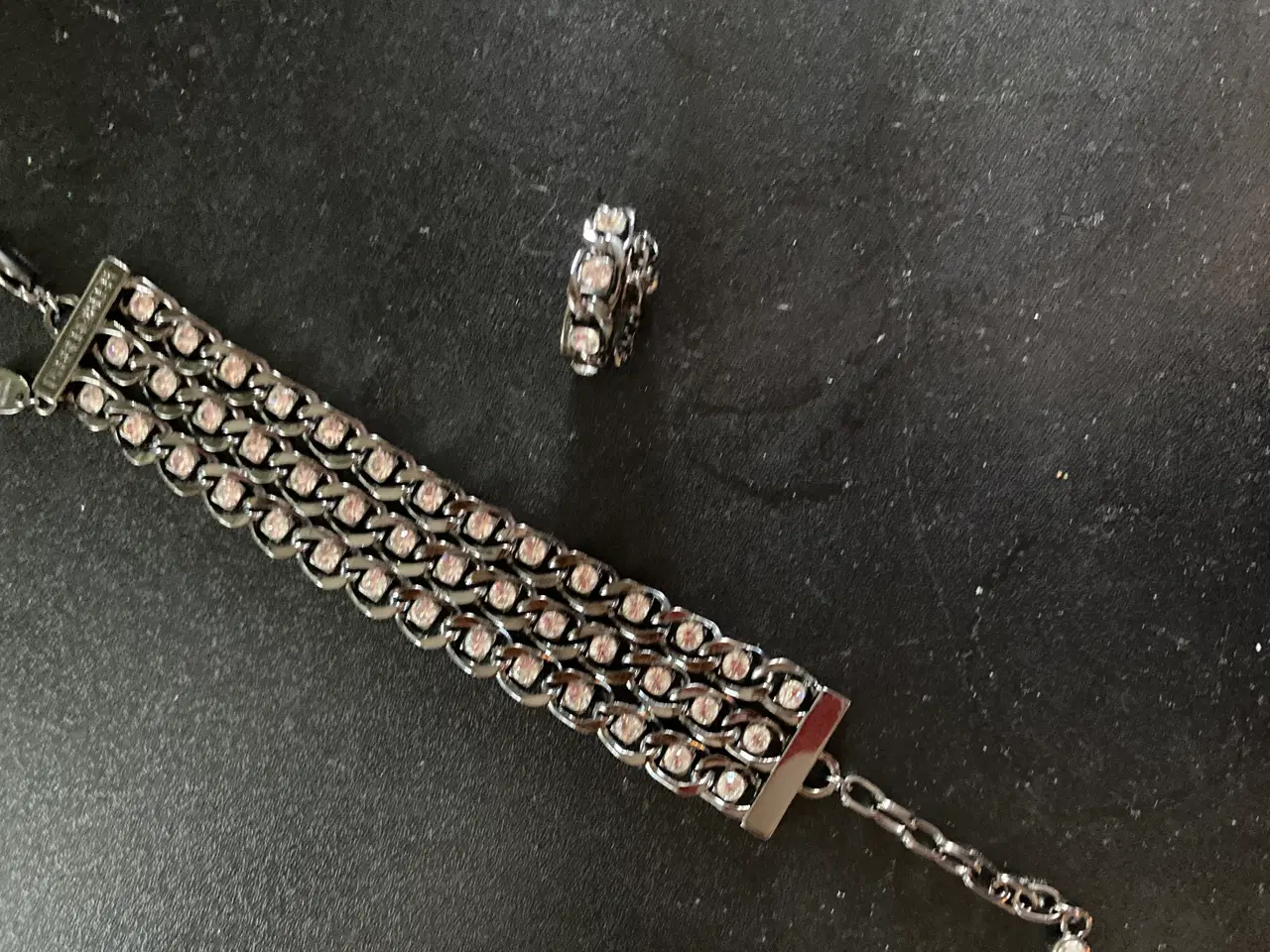 Billede 1 - Dyrberg/Kern armbånd og tilsvarende ring.