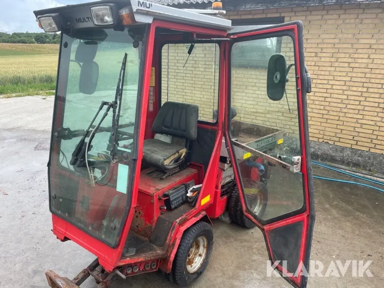 Billede 9 - Redskabsbærer Multi-Trac L327-4
