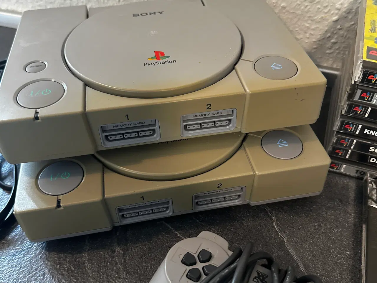 Billede 3 - Playstation 1 pakke med 2 maskiner og 20 spil