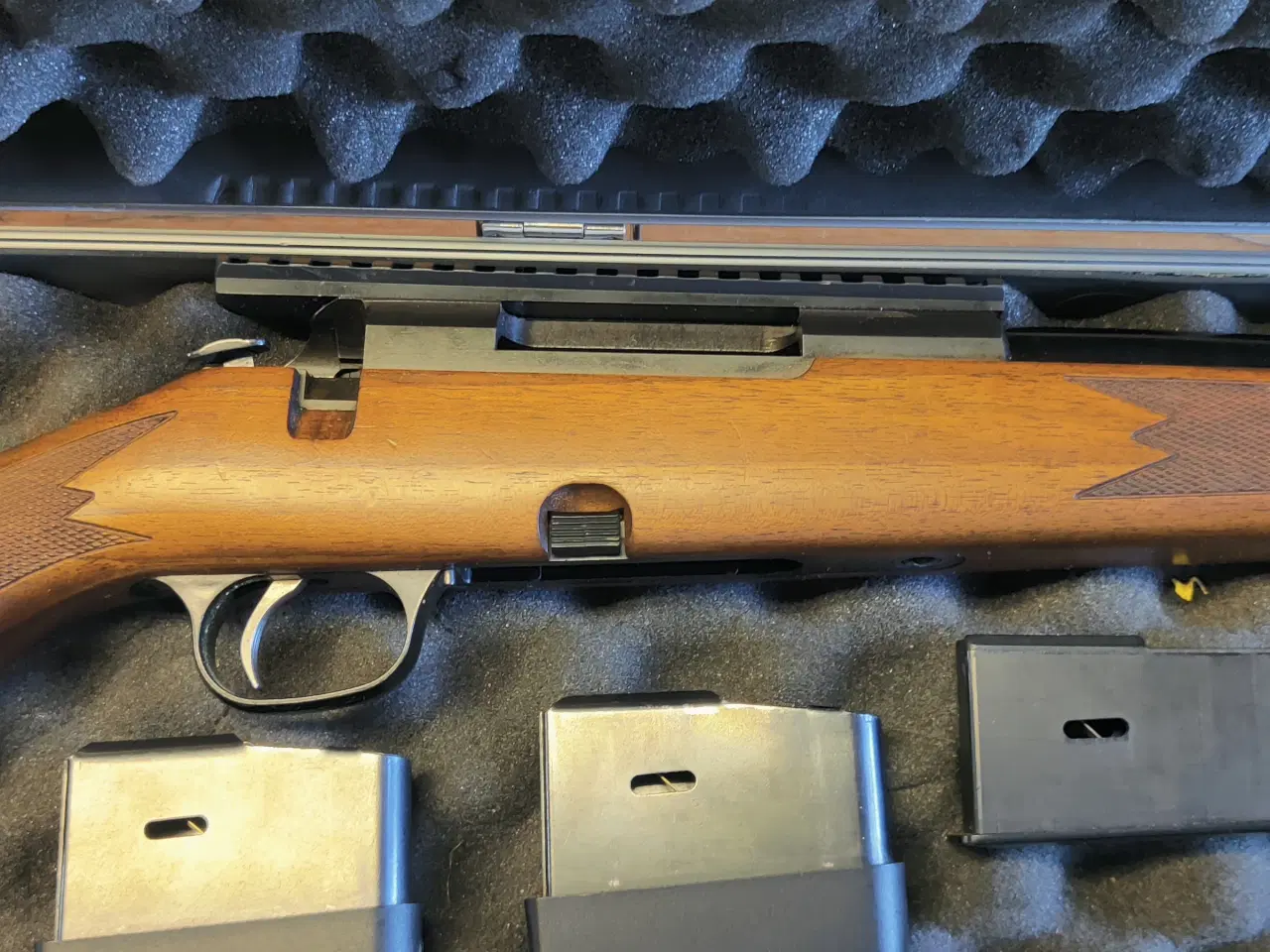 Billede 2 - Tikka m.595 308.winmed dæmper og ekstra magasiner