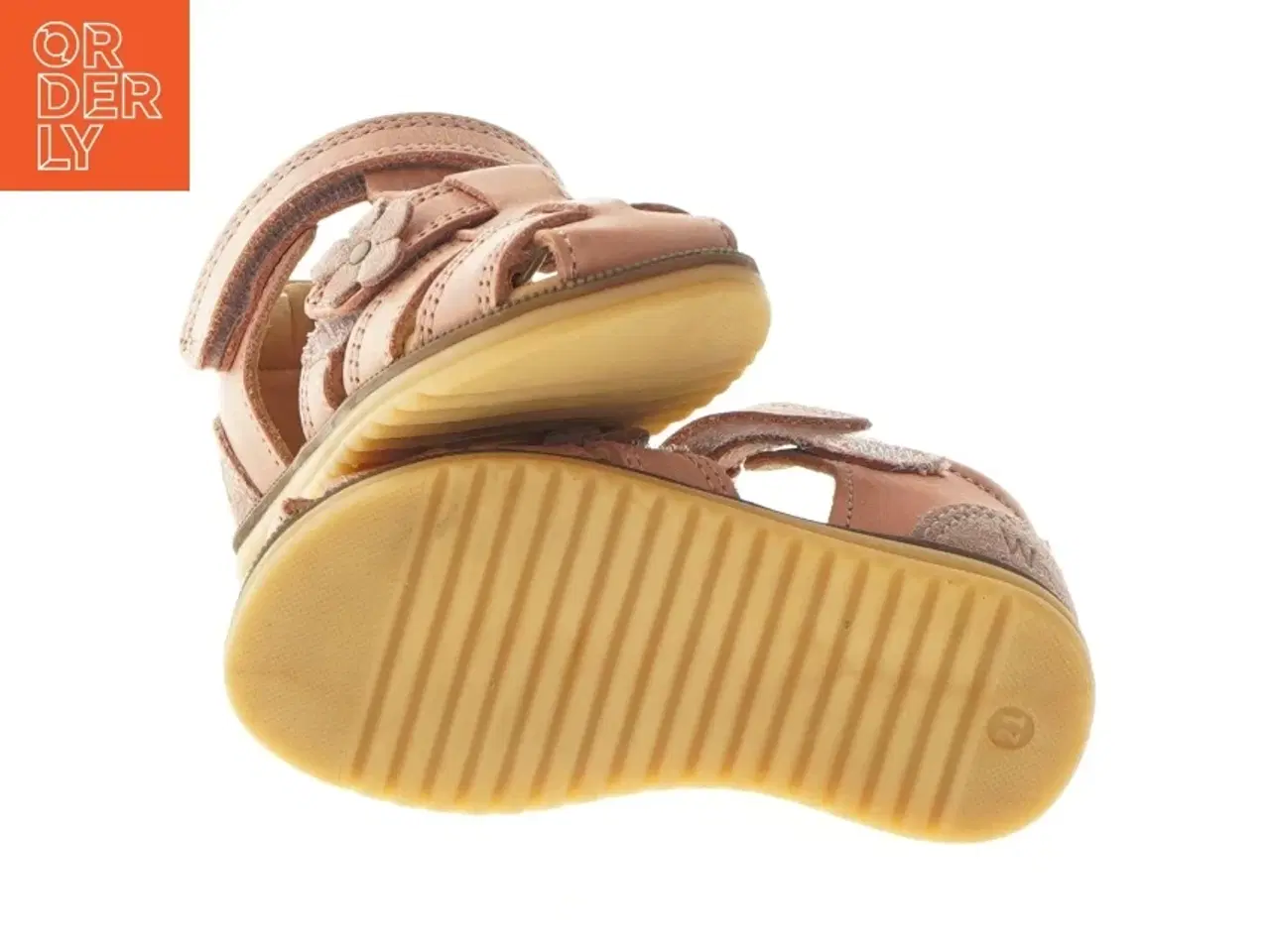 Billede 3 - Helt nye rosa sandaler med blomstermotiv fra Wheat (str. 21 )