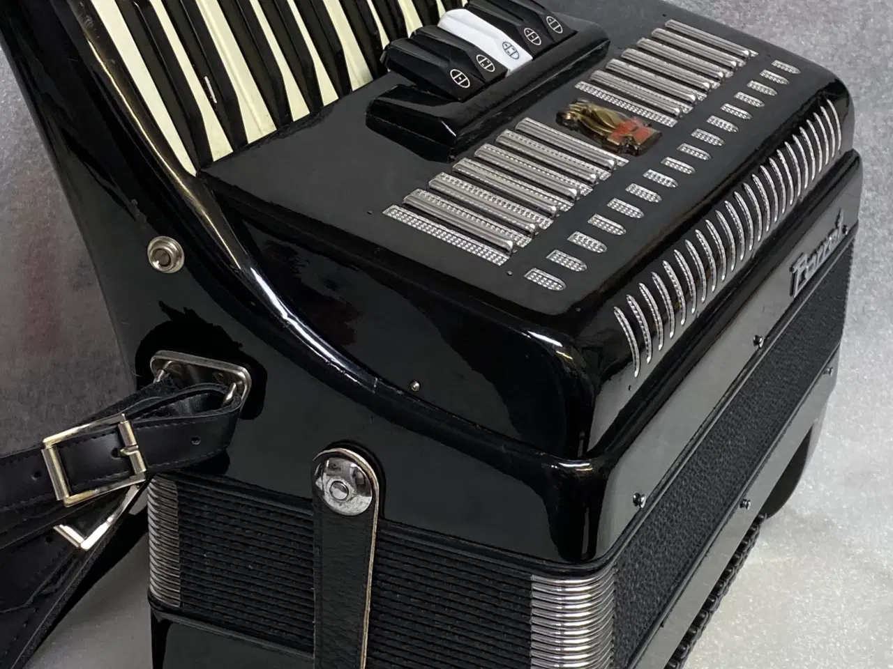 Billede 5 - Perrot harmonika sælges fra samling – nyserviceret