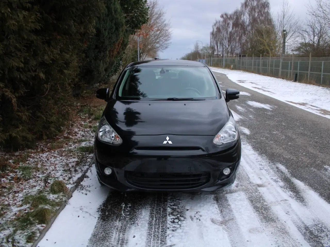 Billede 1 - Mitsubishi Space Star 1,2 Black & White