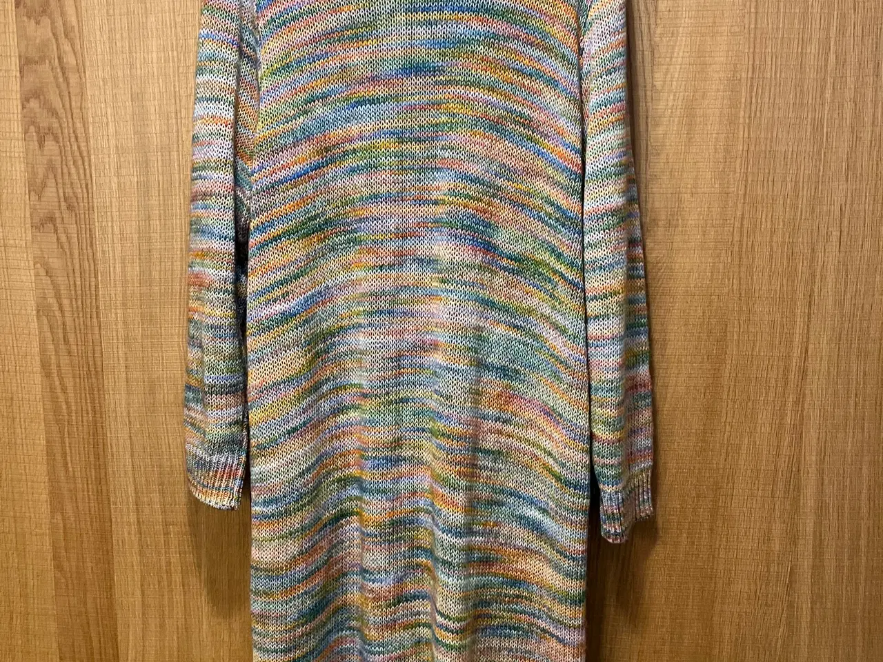 Billede 2 - Fin lang strikketrøje fra Zizzi.