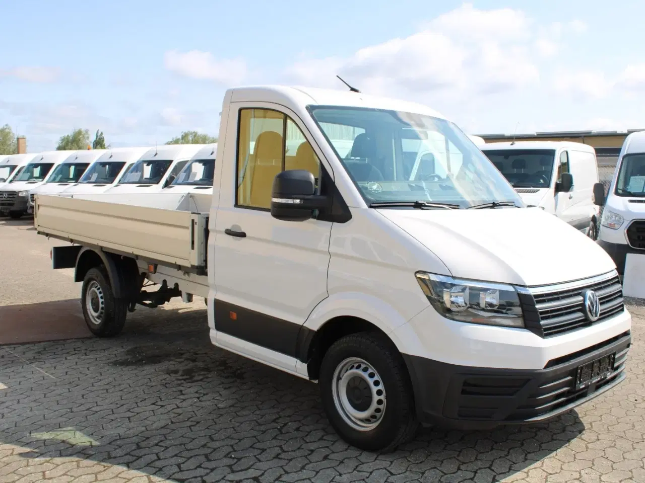 Billede 2 - VW Crafter 35 2,0 TDi 140 Ladvogn L3 aut.