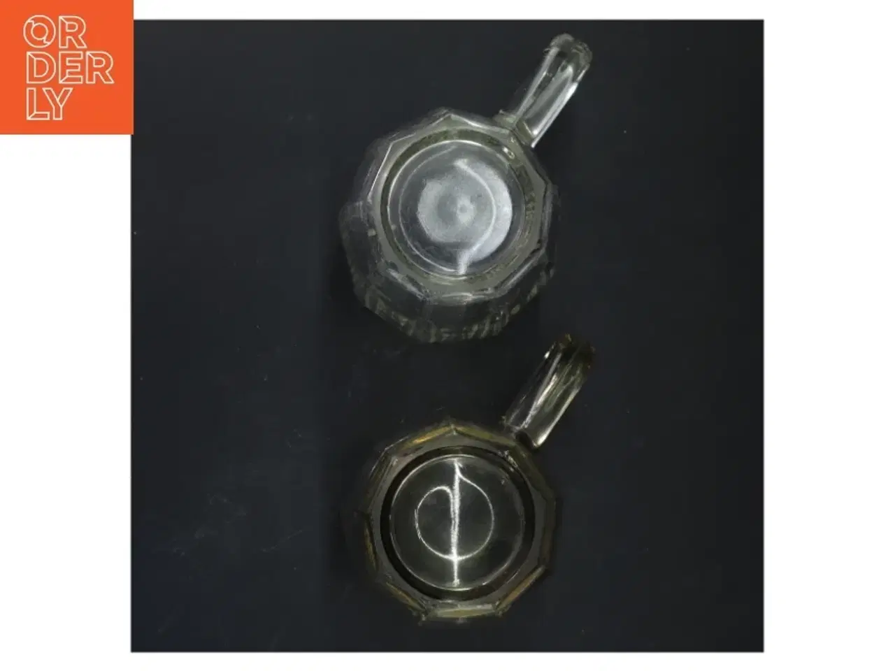 Billede 2 - To gamle ølkrus (str. 12 cm x 8 ø cm)