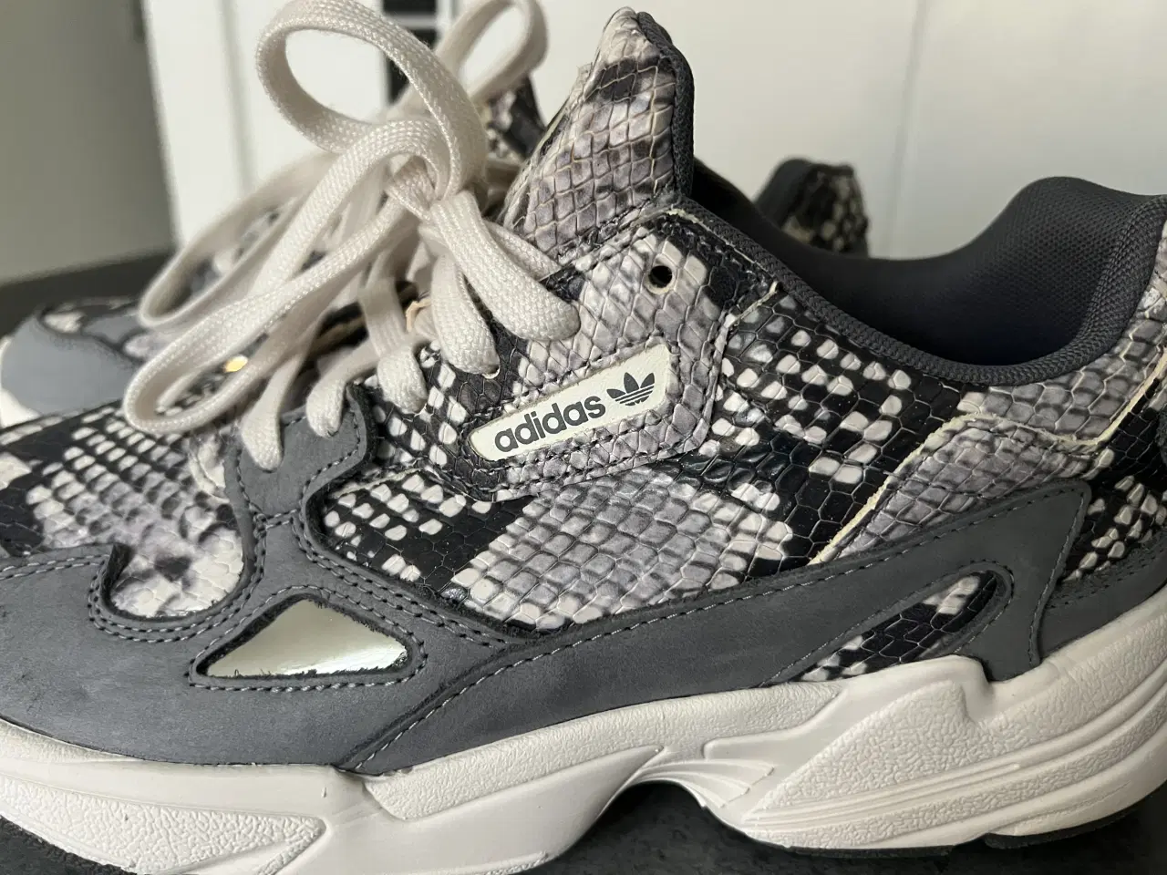 Billede 6 - Adidas sneakers slangeskin look