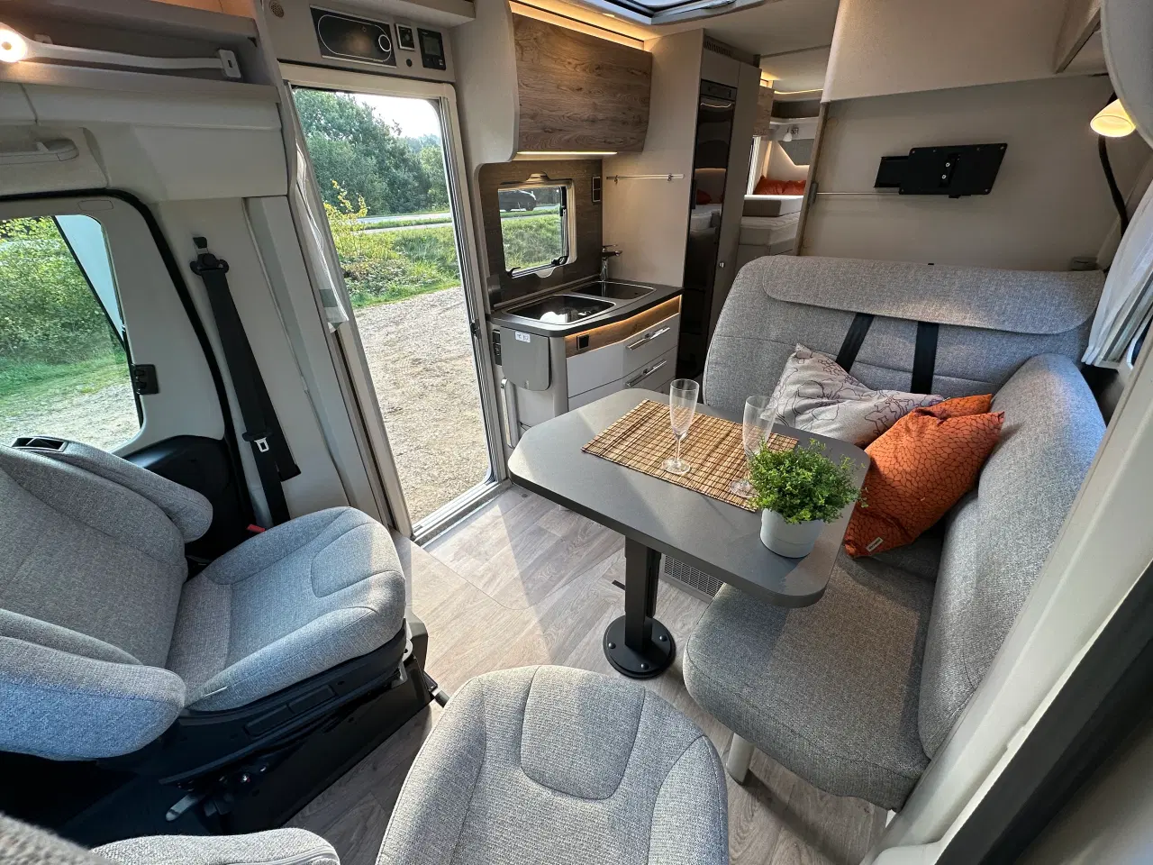 Billede 8 - VOGN 8 | HYMER- EXSIS T580 | Autocamper udlejes