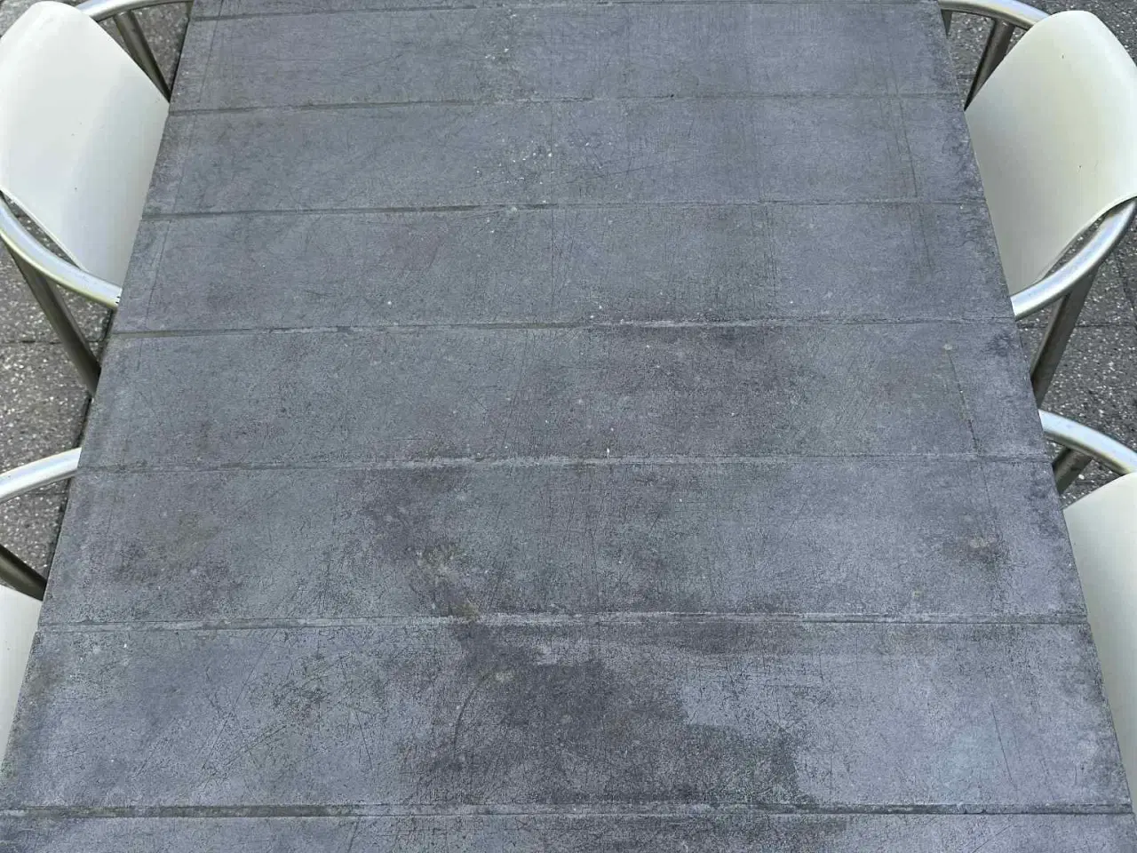 Billede 2 - Havebord fra Trip Trap i beton