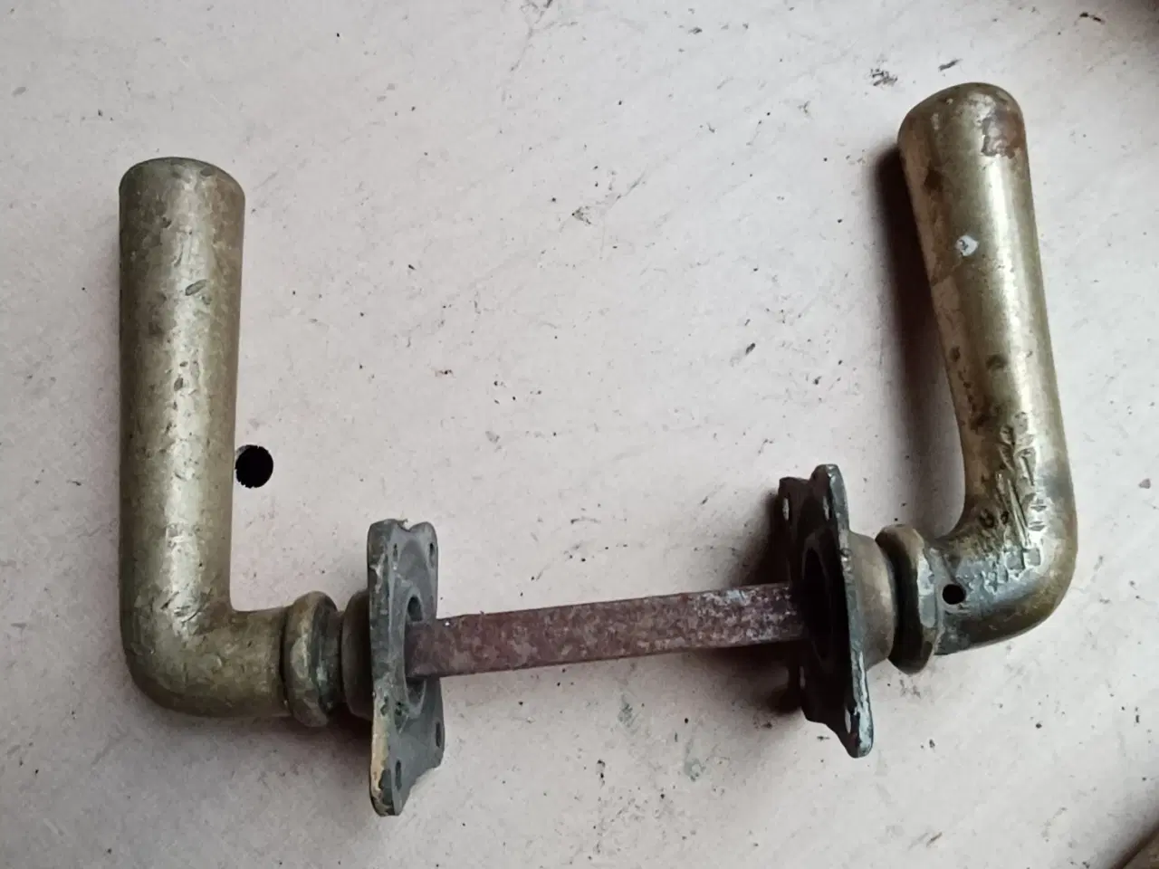 Billede 2 - Antik messing dørgreb.