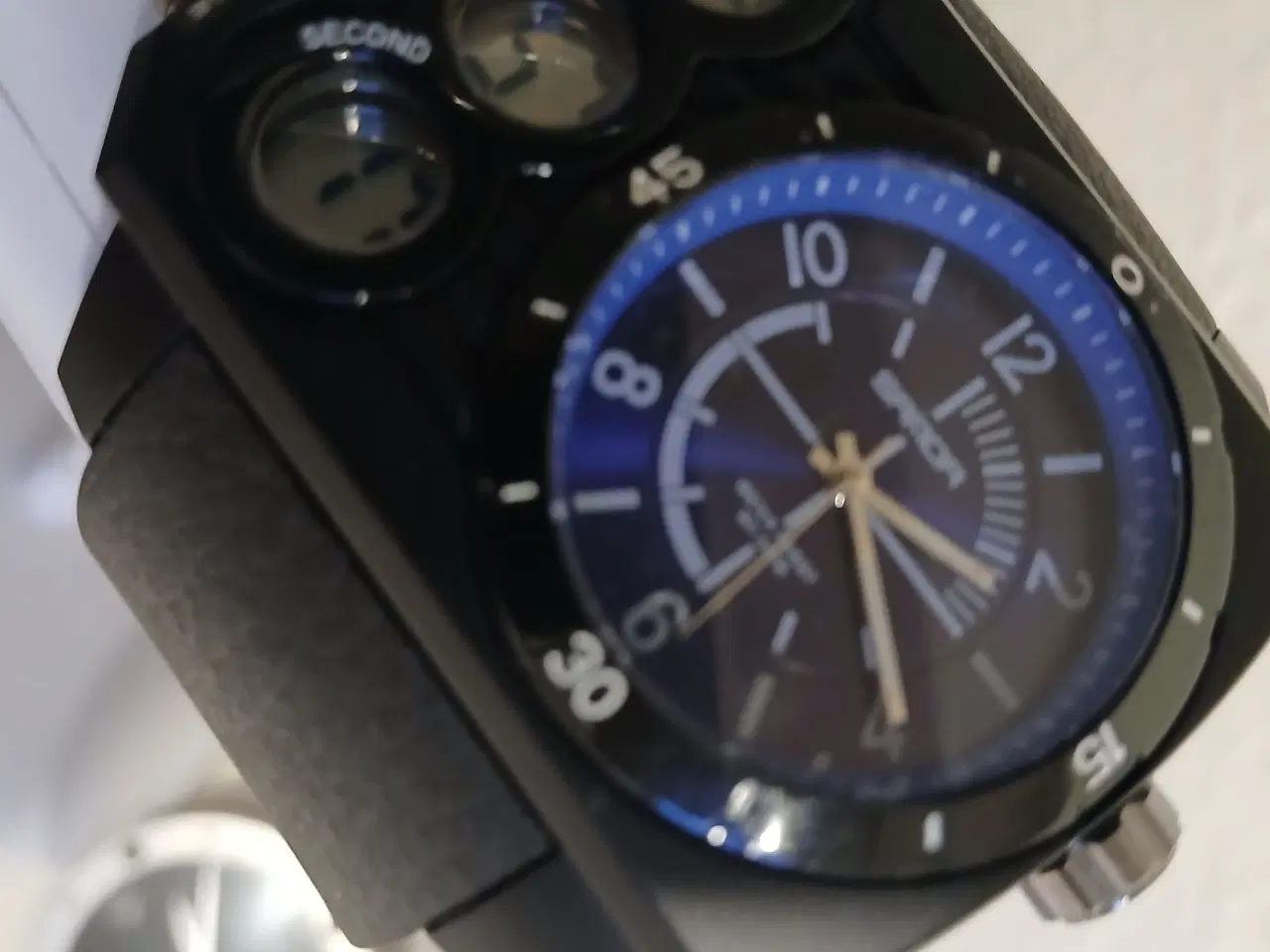 Billede 1 - Samor flot armbånds ur med mange funktioner (B16)