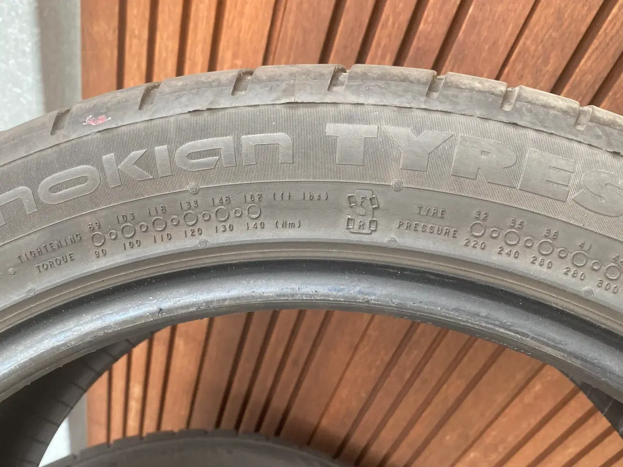 Billede 3 - Nokian Powerproof 225/45 ZR17 94Y sommerdæk – 5 mm