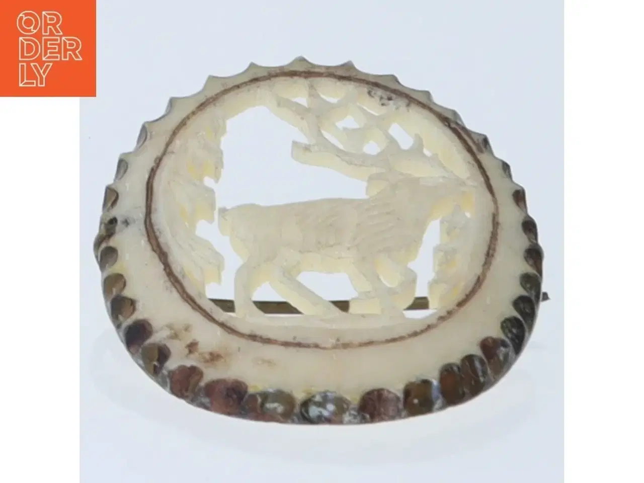 Billede 2 - Gammel broche med hjortemotiv (str. 4,5 cm)