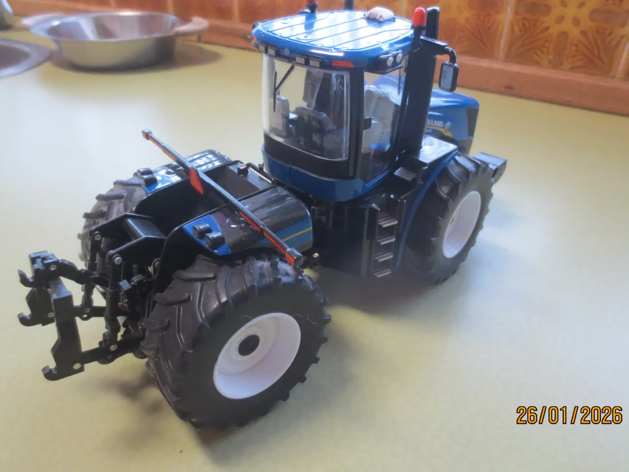 Billede 7 - 2 stk Modeltraktor HOLLAND T9 530/565