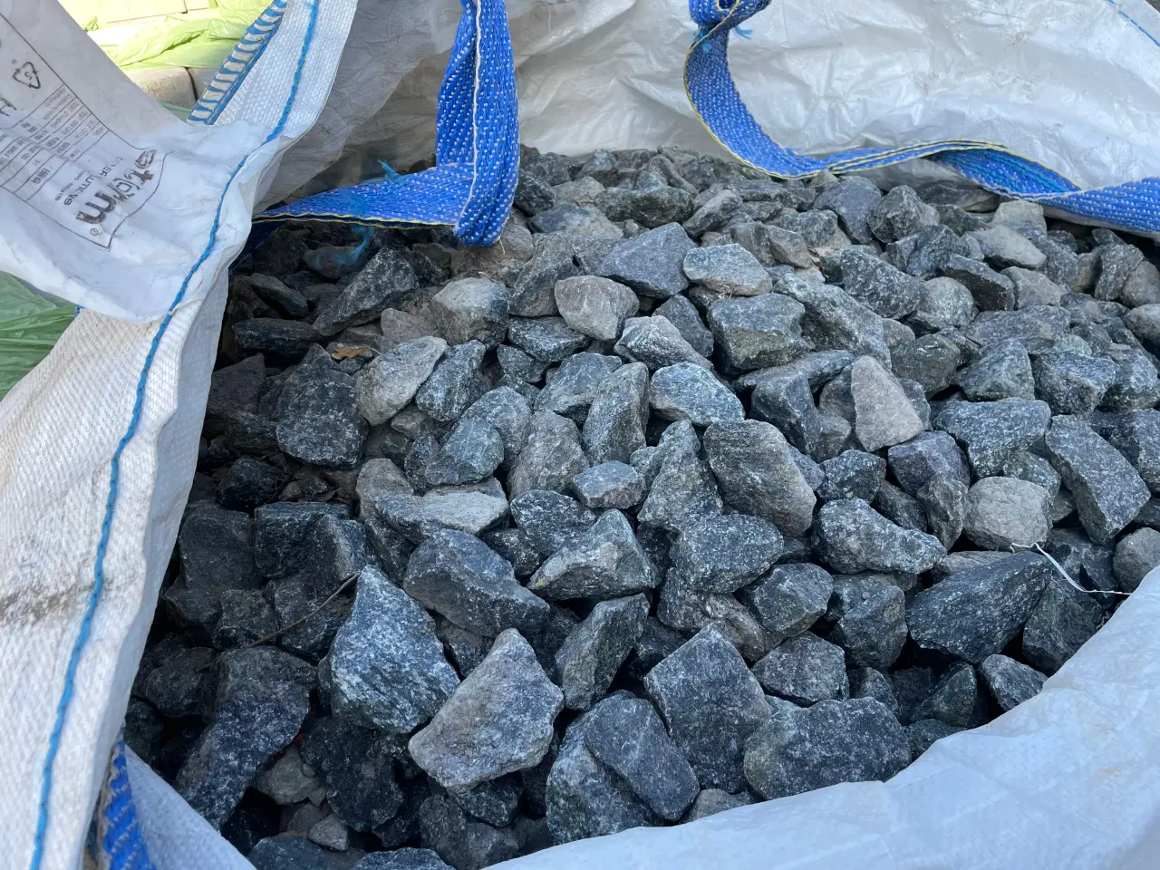 Billede 1 - Sorte granit skærver