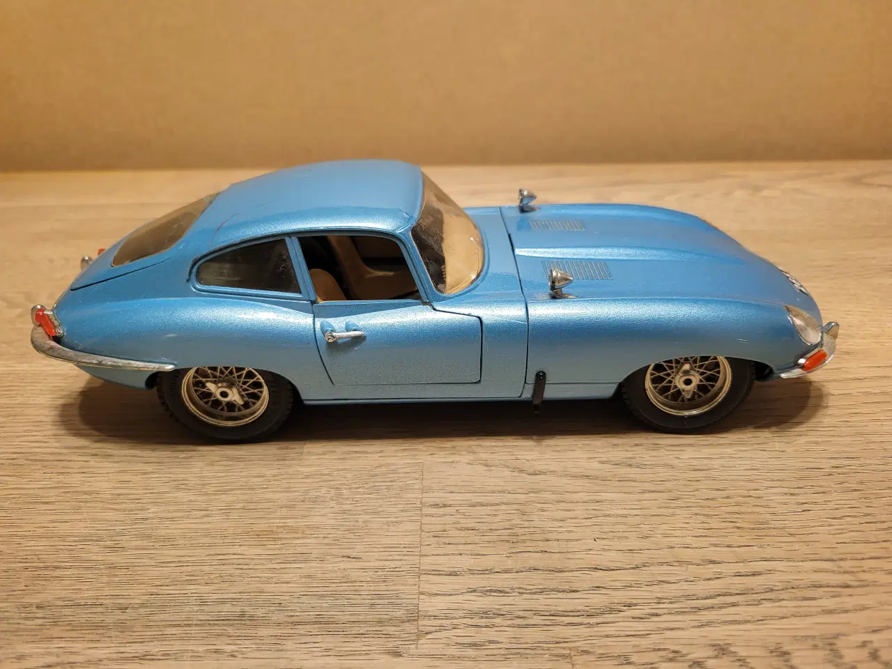 Billede 1 - Modelbil, Jaguar E -type 1961, skala 1/18