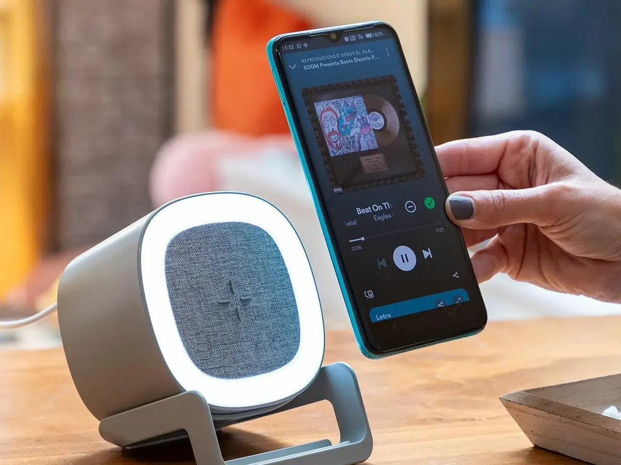 Billede 1 - Trådløs oplader med højttaler og LED - Souwis (grå)