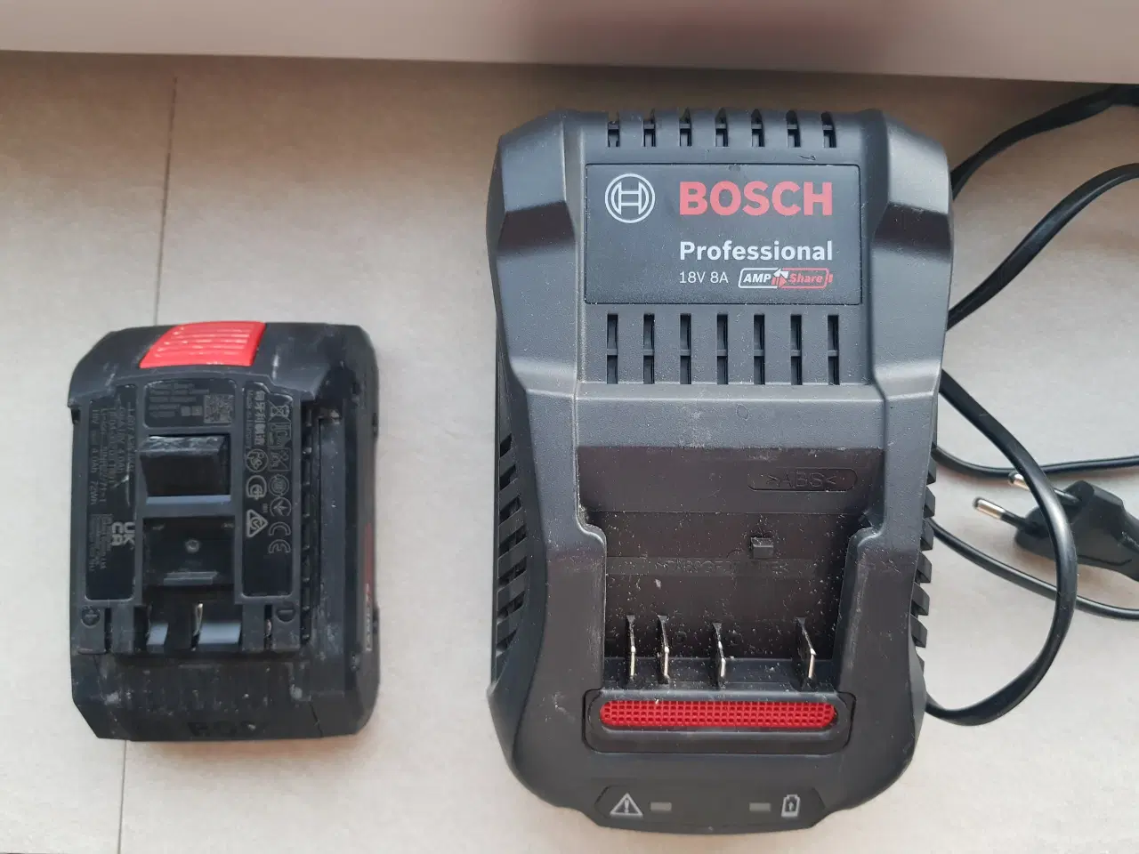 Billede 1 - Bosch oplader + batteri 