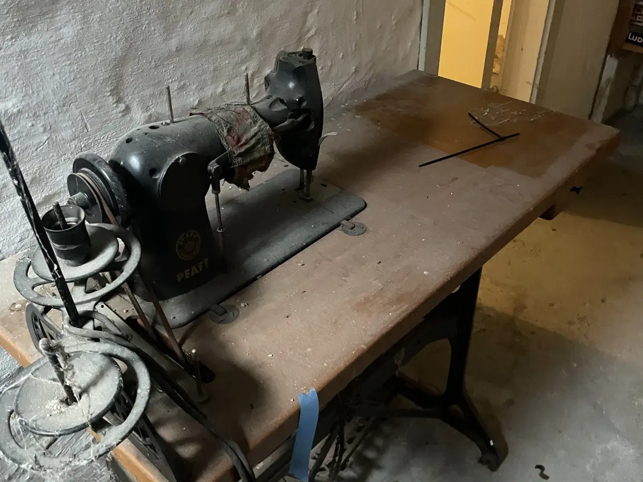 Billede 1 - Pfaff 30 industrisymaskine med bord