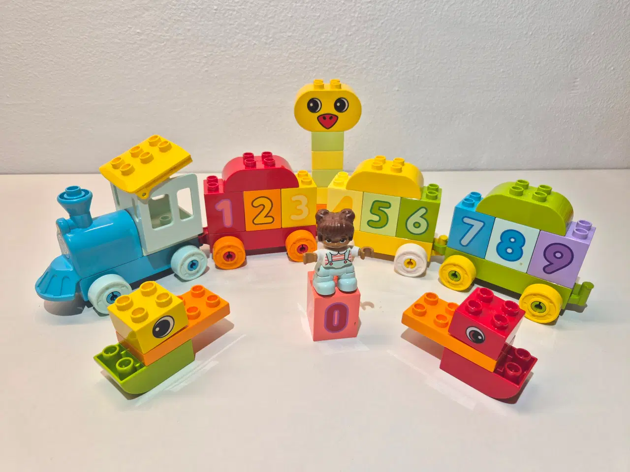 Billede 1 - Duplo Taltog med 4 vogne og tal, Sælges som vist p