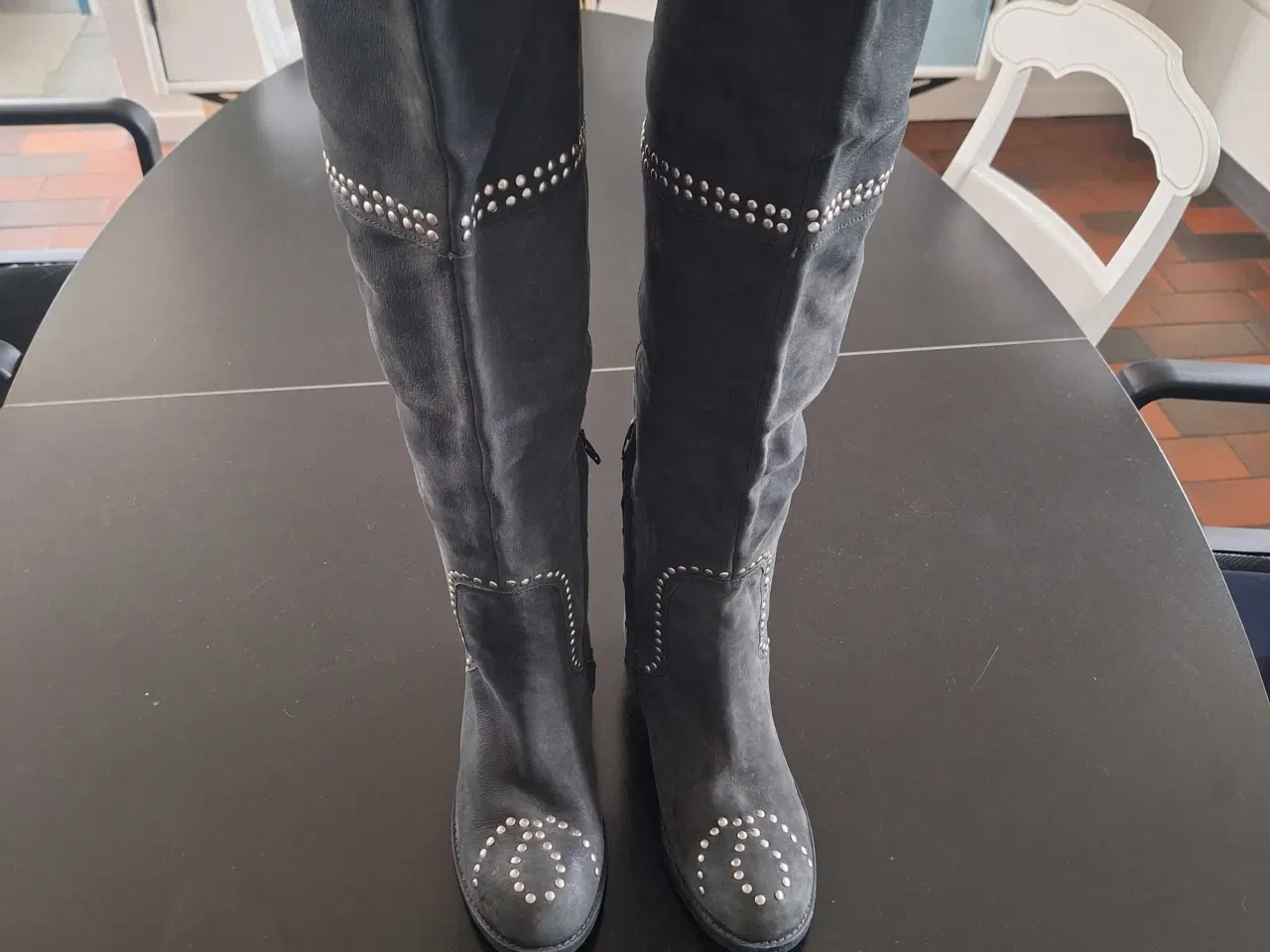 Billede 1 - Støvler str 39