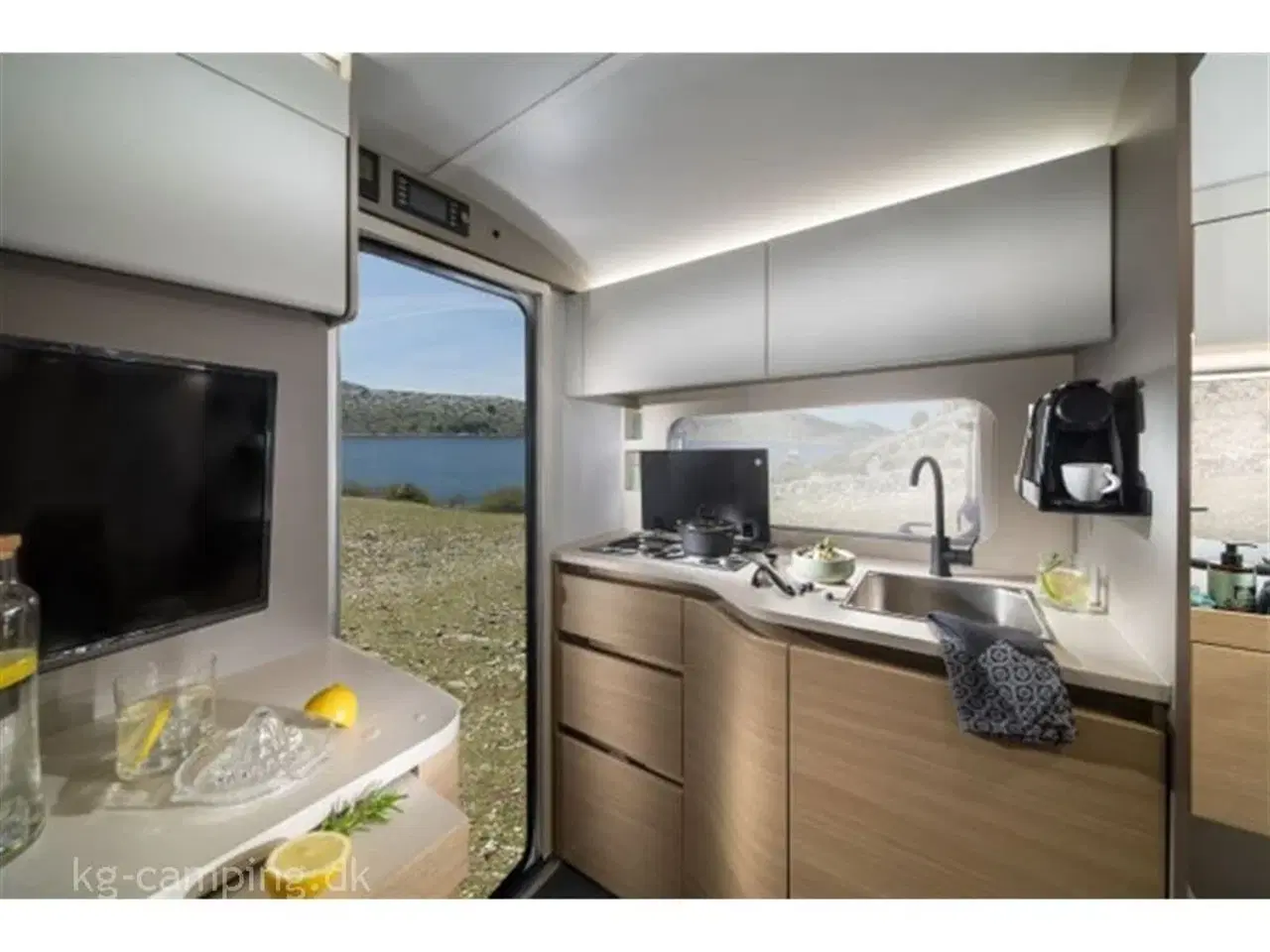 Billede 14 - 2026 - Adria Action 391 LH Classic   2026 Nyhed - kan bestilles med forskelligt fabriksmonteret udstyr.