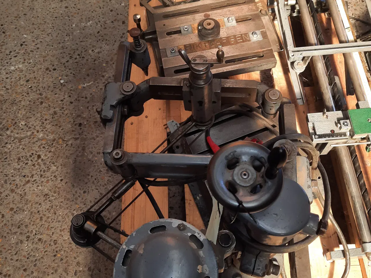 Billede 5 - Gravemaskiner også på runde ting