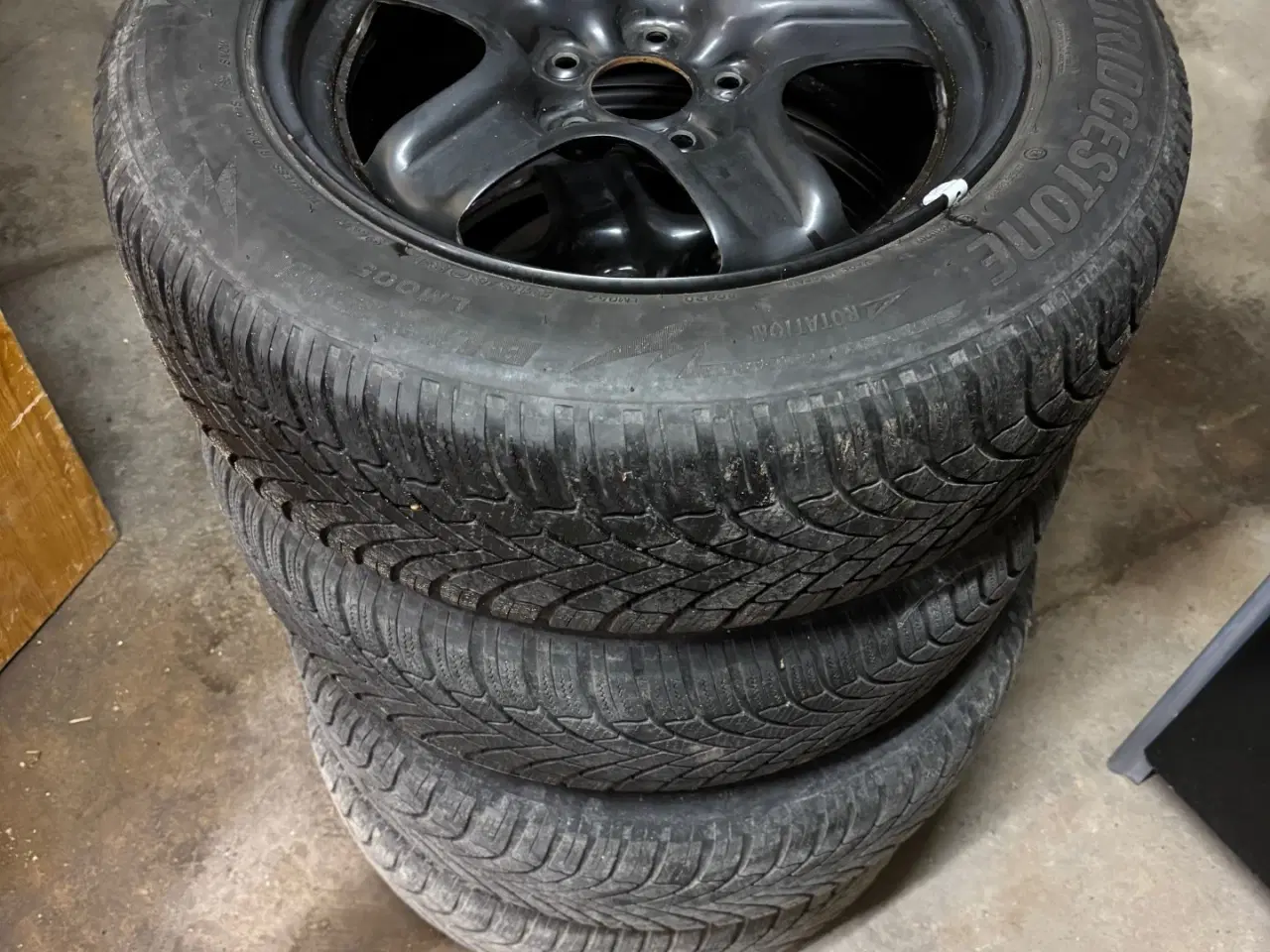 Billede 1 - 215/60R17  4 x Vinterdæk på Fælge RENAULT CAPTUR s