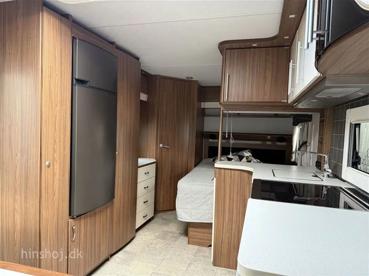 Billede 5 - 2016 - Polar Svit 560 CTH   Luksus Polar vintervogn med fransk dobbeltseng fra Hinshøj Caravan