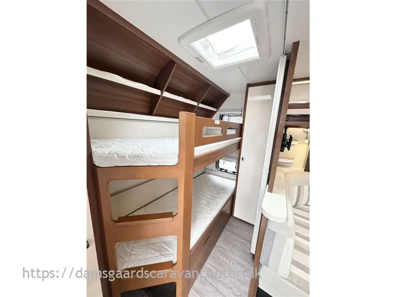 Billede 17 - 2017 - Hobby Excellent 560 KMFe   Franskseng-Køjer-Gulvtemp.-Mover-Telt