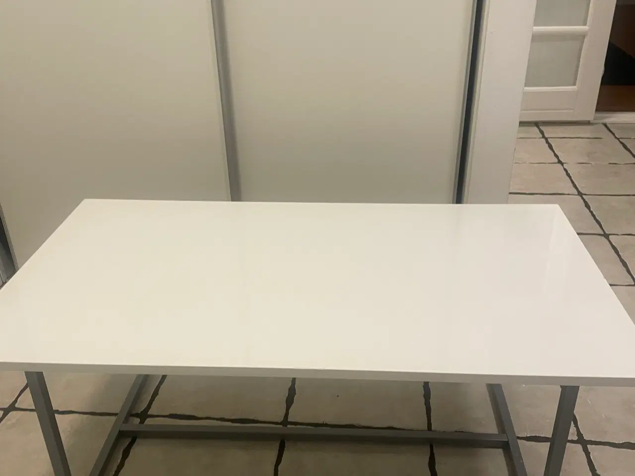 Billede 1 - Sofabord i hvidglans